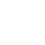 Icône blanche d'une horloge ronde avec les aiguilles indiquant 10h10. Symbole du temps, de l'heure ou d'un délai.